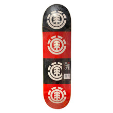 Shape de Maple: O Guia Definitivo Para Potencializar o Seu Rolê
Na hora de montar ou dar um upgrade no carrinho, a escolha do shape é a decisão mais importante para qualquer skatista. Entre as diversas opções de materiais, o shape de Maple se destaca como o padrão ouro da indústria global, sendo a escolha preferida de amadores e profissionais. Mas o que faz dessa madeira a melhor opção para o seu skate?
O Que é um Shape de Maple?
O shape de Maple é fabricado com lâminas de madeira da árvore Bordo (Maple, e