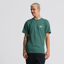 Camiseta Vans Left Chest Logo Ii Bistro Green White