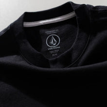 Camiseta Volcom Confort Fit Death Truction Preta