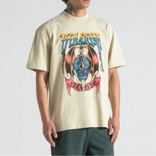 Camiseta Volcom Comfort Fit World Weapon Bege