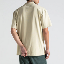 Camiseta Volcom Comfort Fit World Weapon Bege