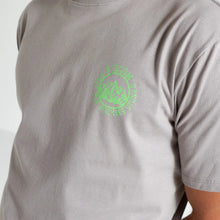 Camiseta Volcom Keep Rockies Stoned Cinza